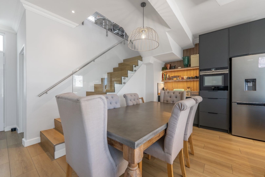 4 Bedroom Property for Sale in Sea Point Western Cape